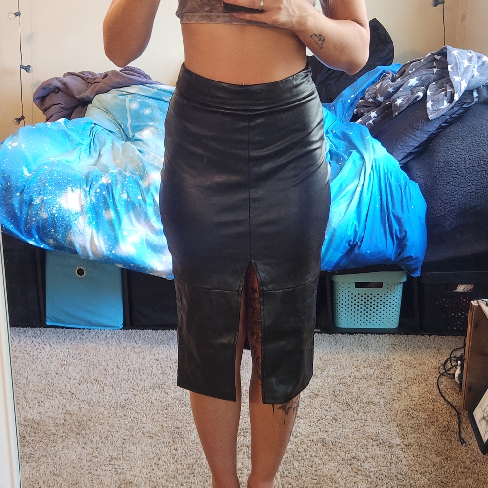 SHEIN Black Faux Leather Midi Skirt